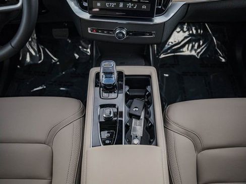 New 2026 Volvo XC90 B6 Plus image 25