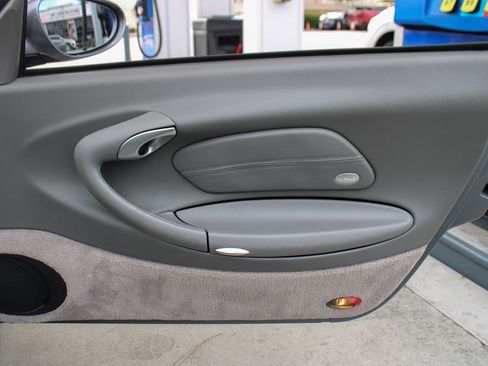 Used 2001 Porsche 911 Cabriolet image 46