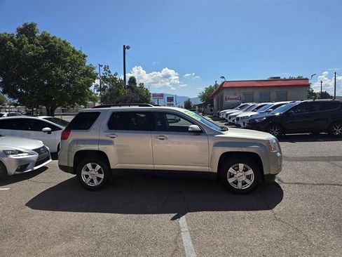 Used 2015 GMC Terrain SLT w/ Safety Package FWD image 3