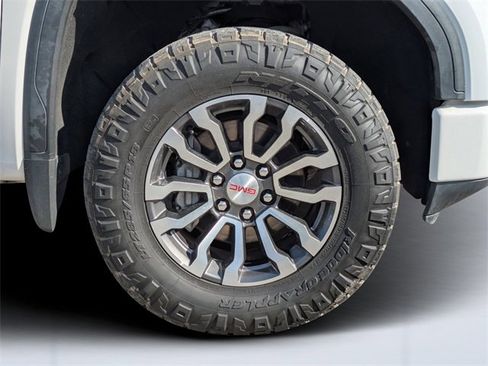 Used 2020 GMC Sierra 1500 AT4 w/ AT4 Premium Package image 10