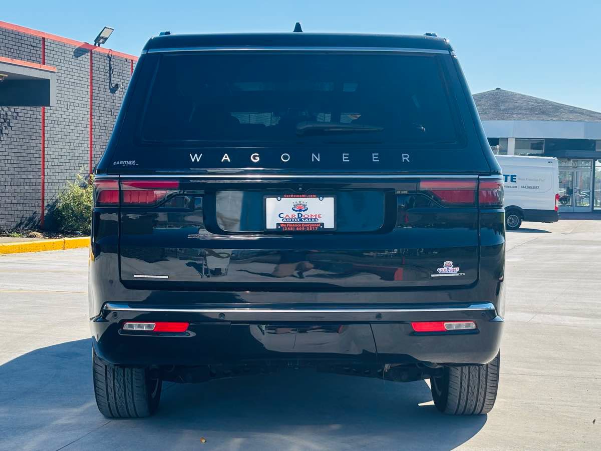 Used 2022 Jeep Wagoneer Series II w/ Premium Group I AWD/4WD image 12