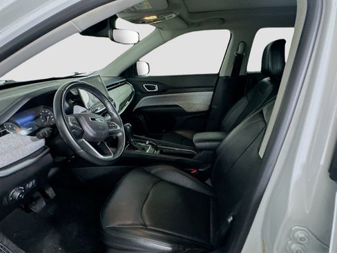 Used 2022 Jeep Compass Latitude w/ Sun and Sound Group AWD/4WD image 13