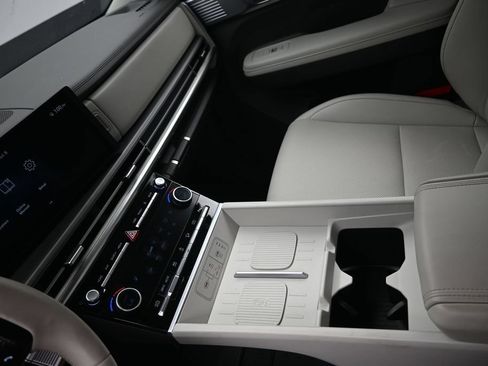 Certified 2025 Hyundai Santa Fe SEL AWD/4WD image 19