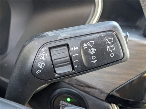 Used 2020 Ford Escape Titanium image 7