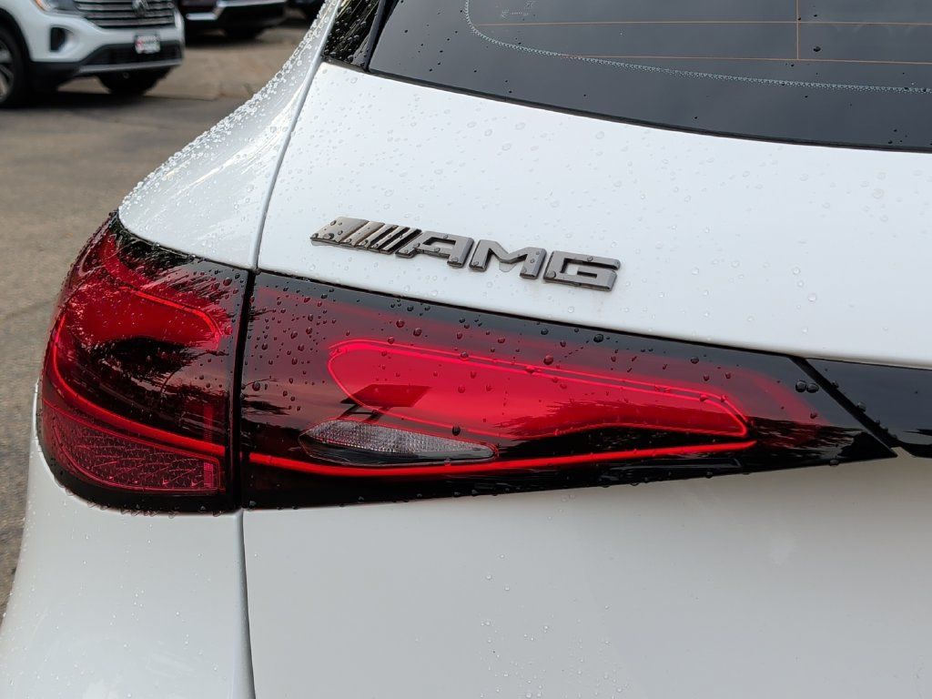 Used 2025 Mercedes-Benz GLC 43 AMG 4MATIC image 44