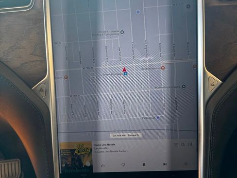 Used 2017 Tesla Model X 75D image 27