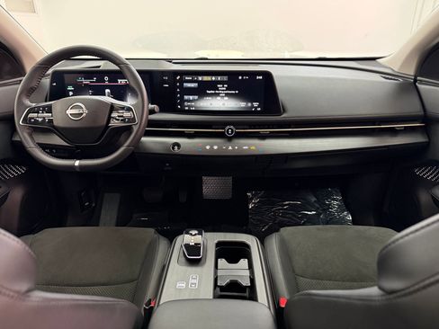 Used 2025 Nissan Ariya AWD image 13