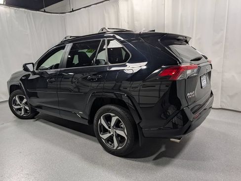 Used 2024 Toyota RAV4 SE w/ Weather & Moonroof Package AWD/4WD image 8