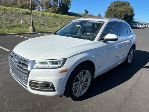 Used 2020 Audi Q5 Prestige w/ Prestige Package image 5