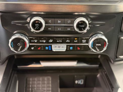 Used 2024 Ford F250 Lariat w/ Chrome Package AWD/4WD image 28