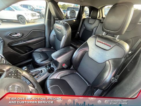 Used 2020 Jeep Cherokee Trailhawk w/ Cold Weather Group image 15