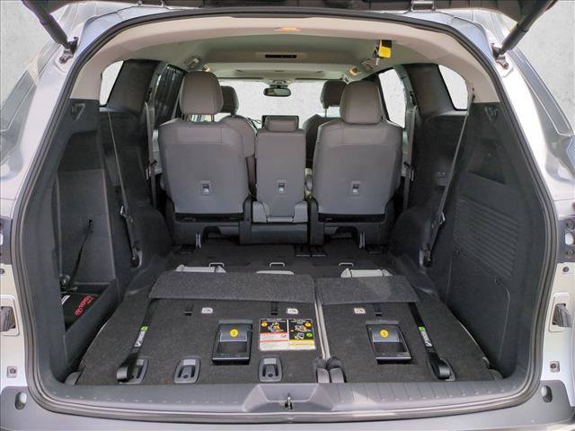 Used 2025 Toyota Sienna XLE FWD image 6