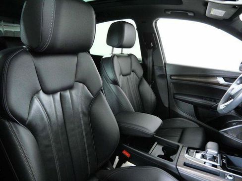 Used 2023 Audi Q5 2.0T Premium Plus w/ Premium Plus Package AWD/4WD image 12