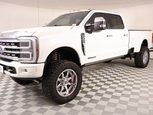 Used 2024 Ford F350 Platinum w/ FX4 Off-Road Package image 11