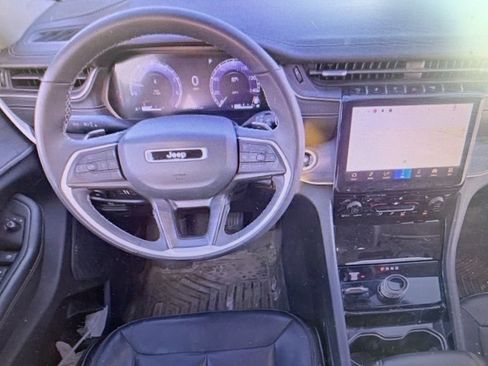 Used 2023 Jeep Grand Cherokee L Limited image 17