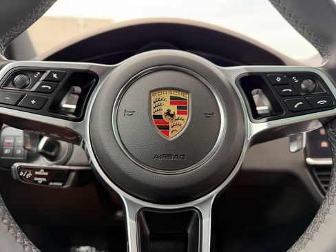 Certified 2023 Porsche Cayenne AWD/4WD image 33