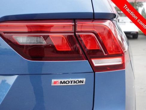 Used 2019 Volkswagen Tiguan SEL R-Line image 8