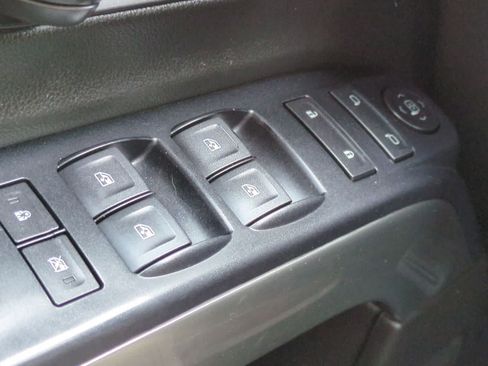 Used 2018 Chevrolet Silverado 1500 LT AWD/4WD image 28