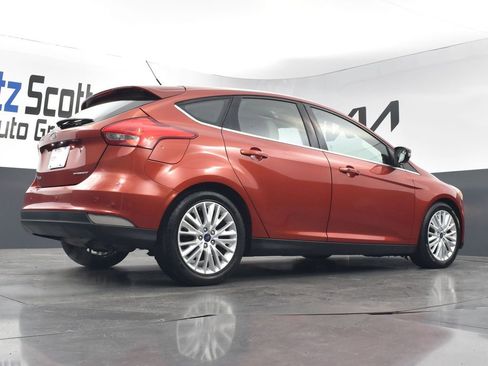 Used 2018 Ford Focus Titanium FWD image 30