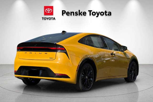 New 2027 Toyota Prius FWD image 4
