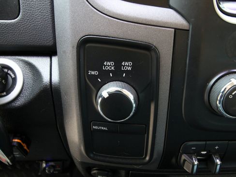 Used 2018 RAM 2500 Tradesman w/ Chrome Appearance Group AWD/4WD image 31