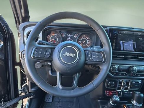 Used 2024 Jeep Wrangler Willys image 11