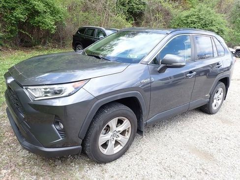 Used 2020 Toyota RAV4 XLE w/ Convenience Package AWD/4WD image 7