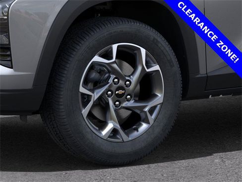 New 2025 Chevrolet Trax LT w/ Driver Confidence Package image 9