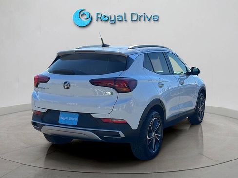 Used 2021 Buick Encore GX Select w/ Advanced Technology Package AWD/4WD image 5