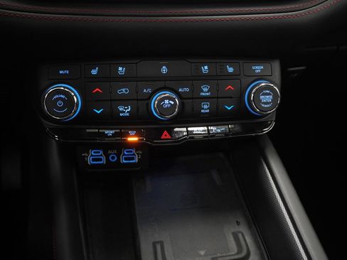 Used 2023 Dodge Durango R/T AWD/4WD image 33