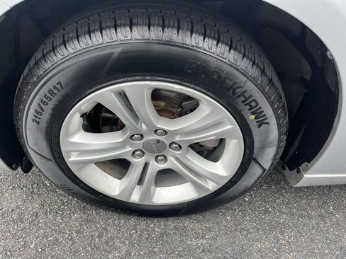 Used 2019 Dodge Charger SXT image 25