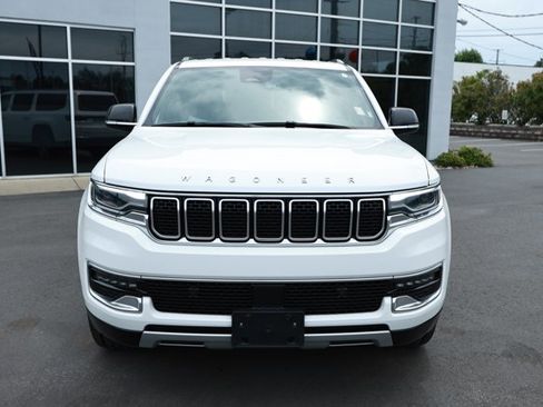 Certified 2024 Jeep Wagoneer L Series II w/ Flexible Seating Group RWD image 2