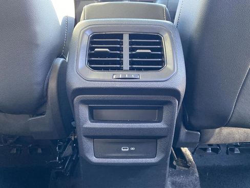 Certified 2022 Volkswagen Taos SEL image 33