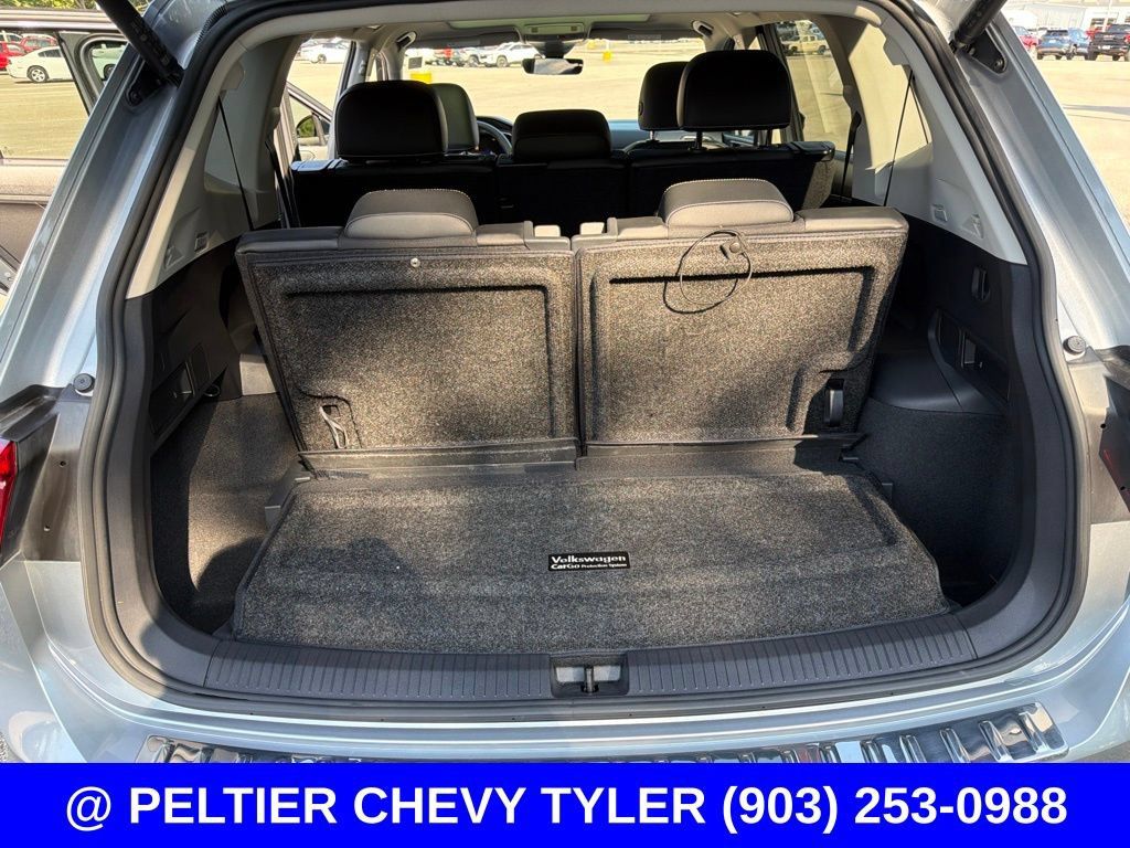 Used 2023 Volkswagen Tiguan SE w/ Panoramic Sunroof Package FWD image 20