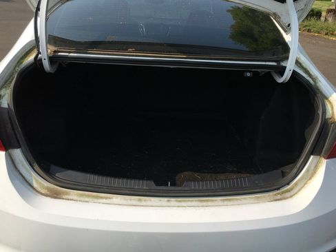 Used 2018 Chevrolet Malibu LT FWD image 6