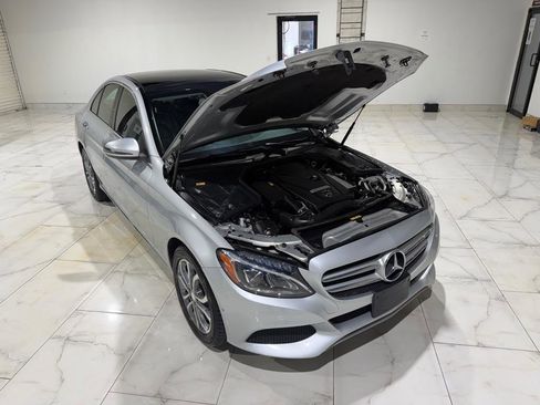 Used 2016 Mercedes-Benz C 300 4MATIC Sedan image 4