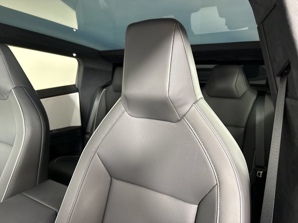 Used 2024 Tesla Cybertruck AWD Crew Cab image 41