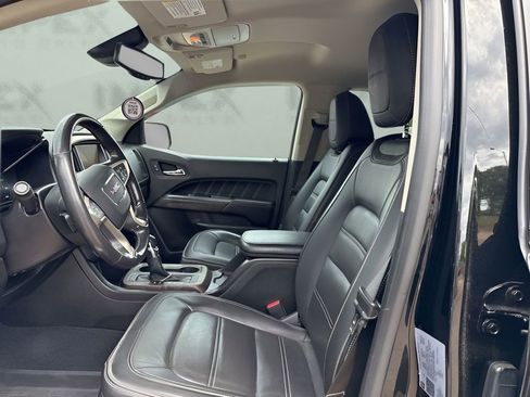 Used 2022 GMC Canyon Denali w/ Denali Black Edition Package AWD/4WD image 5