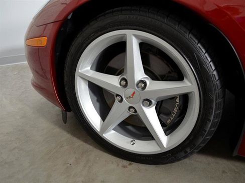 Used 2013 Chevrolet Corvette Convertible image 10