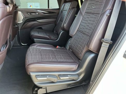 Used 2021 Cadillac Escalade Sport Platinum w/ Heavy-Duty Trailer Package AWD/4WD image 22