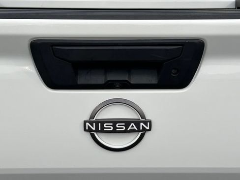 Certified 2022 Nissan Frontier SV w/ Technology Package AWD/4WD image 13