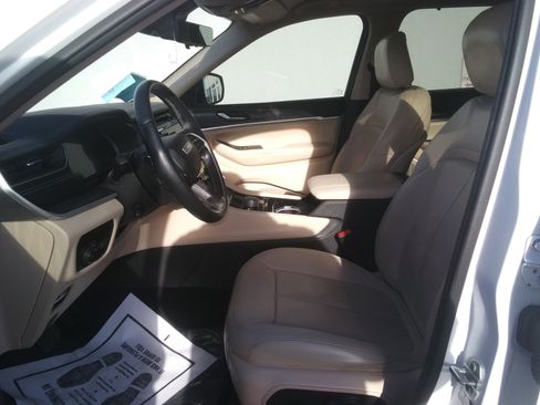 Used 2022 Jeep Grand Cherokee Limited w/ Luxury Tech Group II image 14