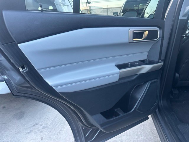 Used 2023 Ford Explorer XLT w/ Equipment Group 202A RWD image 8
