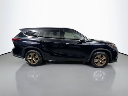 Used 2022 Toyota Highlander Bronze Edition