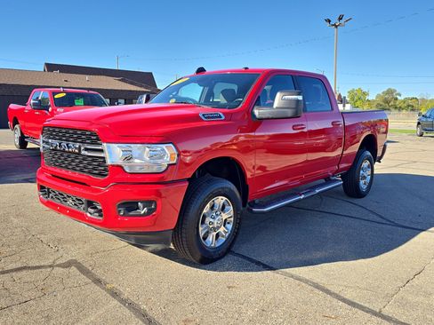 Used 2024 RAM 2500 Big Horn w/ Sport Appearance Package image 2