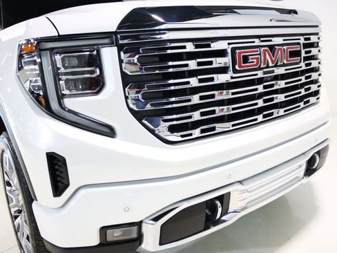 Used 2022 GMC Sierra 1500 Denali w/ Denali Reserve Package image 40