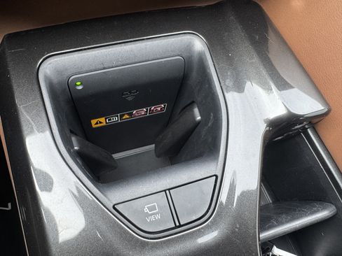 Used 2025 Toyota Crown Limited w/ Advanced Technology Package image 29