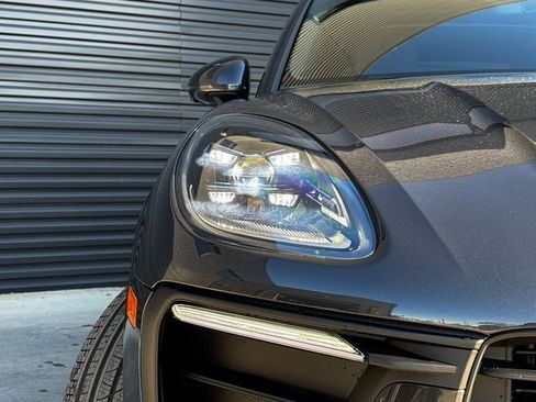 Certified 2026 Porsche Macan AWD/4WD image 12