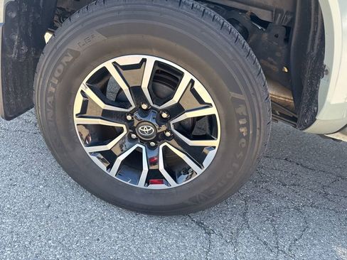 Used 2023 Toyota Tacoma TRD Sport image 28