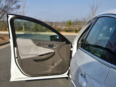 Used 2022 Chevrolet Malibu LT image 20